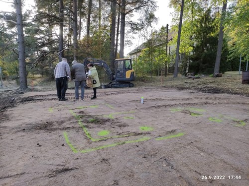 Talkoot leikkikentällä la 8.10.2022.
